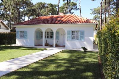 Aroeira - Beach bungalow near Lisbon