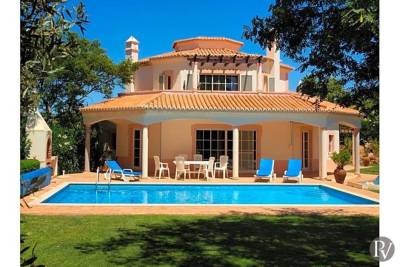 Carvoeiro Villa Sleeps 8 Pool Air Con WiFi