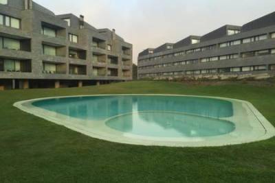 Apartamento Condominio dos Mudos/piscina/wifi/50 metros praia