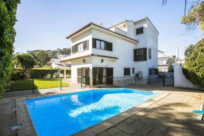Oeiras Villa with Pool by Homing