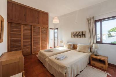LovelyStay - 3 Bedroom House in Vilamoura