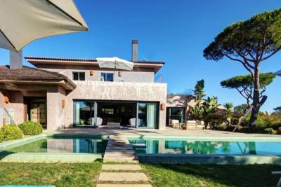 Luxurious Modern Villa in Cascais