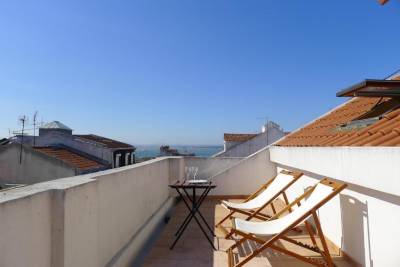 Portuguese Living Barroca Terrace Apartment