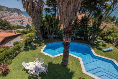 Rent4rest Sesimbra 4Bdr Ocean View and Private Pool Villa