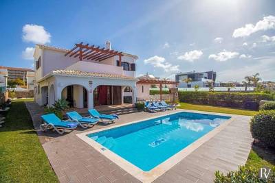 Villa in Gale Sleeps 8 with Pool Air Con and WiFi