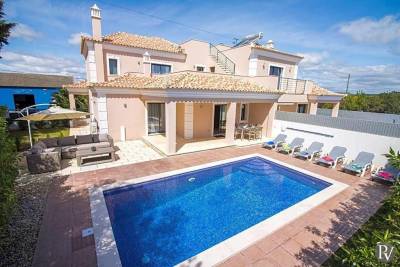 Villa in Vale Formoso Sleeps 6 with Pool Air Con and WiFi